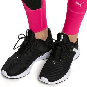 NWOB PUMA Woman’s Radiate Xt Sneaker, Black/White Sz 7.5